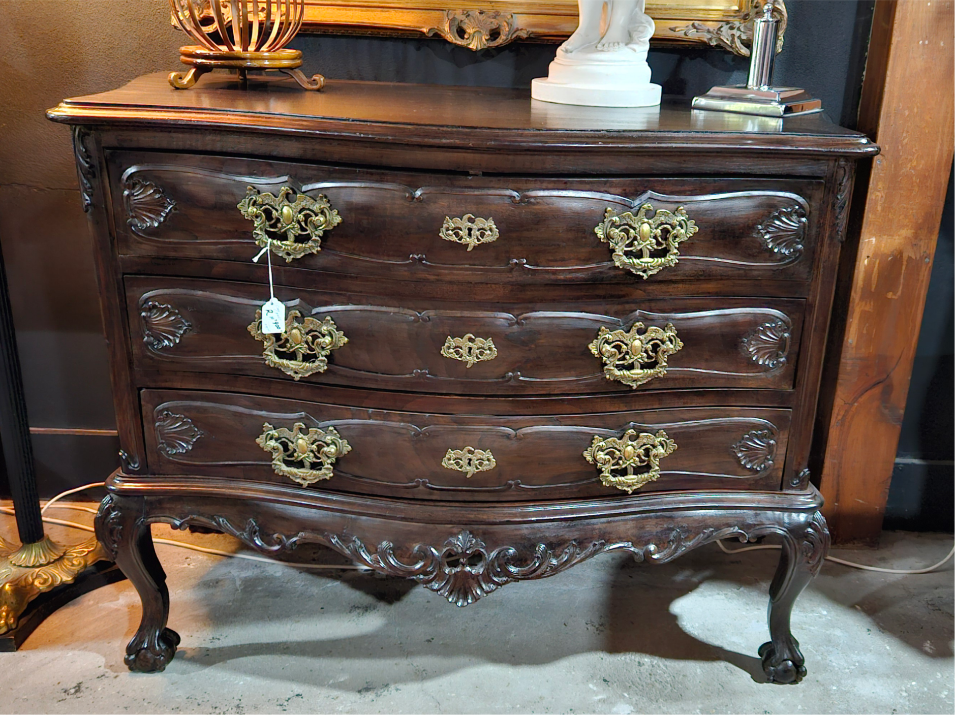 Objects - Antiques - Parkhurst - Johannesburg -Landing Page - South Africa - Fine Antiques - Decor Accents - Contact us - AntiquesandObjects.com - English Oak Chest of Drawers
